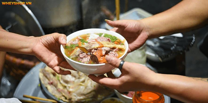 Phở là món ăn truyền thống của người Việt Nam được coi là linh hồn ẩm thực nơi đây. Hãy cùng theo dõi chia sẻ dưới đây của WheyShop 1 bát phở bao nhiêu calo?
