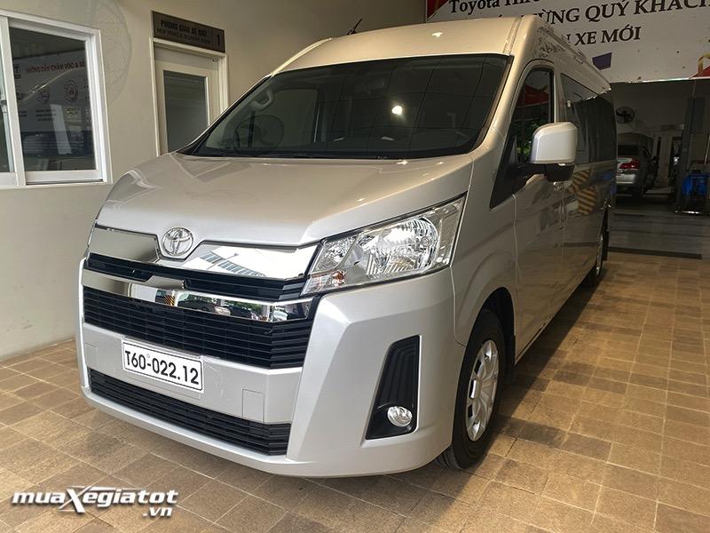 danh-gia-xe-15-cho-toyota-hiace-2021-2022-muaxegiatot-vn-7